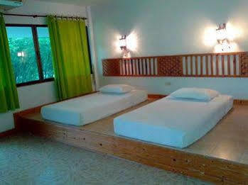 Hillside Country Home Golf & Resort Kabin Buri 외부 사진