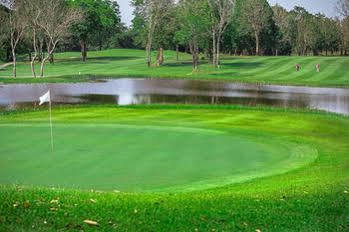 Hillside Country Home Golf & Resort Kabin Buri 외부 사진