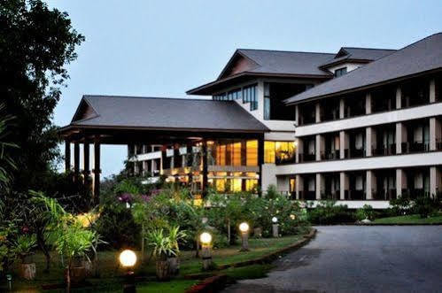 Hillside Country Home Golf & Resort Kabin Buri 외부 사진
